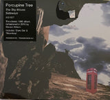 Porcupine Tree Sky Moves Sideways CD met artwork, zwart-witte titel en bandlogo op de voorkant.
