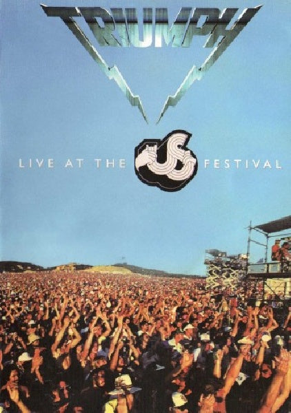 Triumph DVD film getiteld "Live at the US Festival" met een afbeelding van de DVD-hoes en bandfoto.