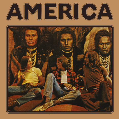 Amerika CD van het band America, zwart-wit albumhoes met bandfoto, zichtbaar op de afbeelding.