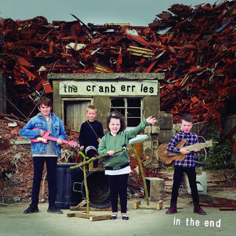 CD van The Cranberries met de titel In the End, zichtbaar met albumhoes en logo in de afbeelding.