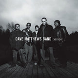 CD van Dave Matthews Band met het album Everyday, zichtbaar in de hoes met albumkunst en bandnaam.