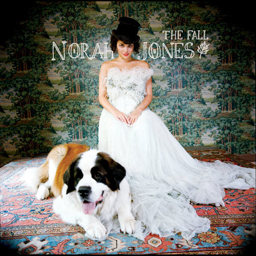 CD van Norah Jones met albumtitel "Fall", zichtbaar in de afbeelding.