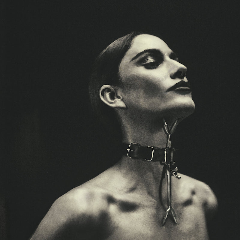 Niia - V (CD)